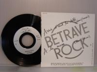 BETRAVE ROCK / ASSIS D'VANT LA TELE